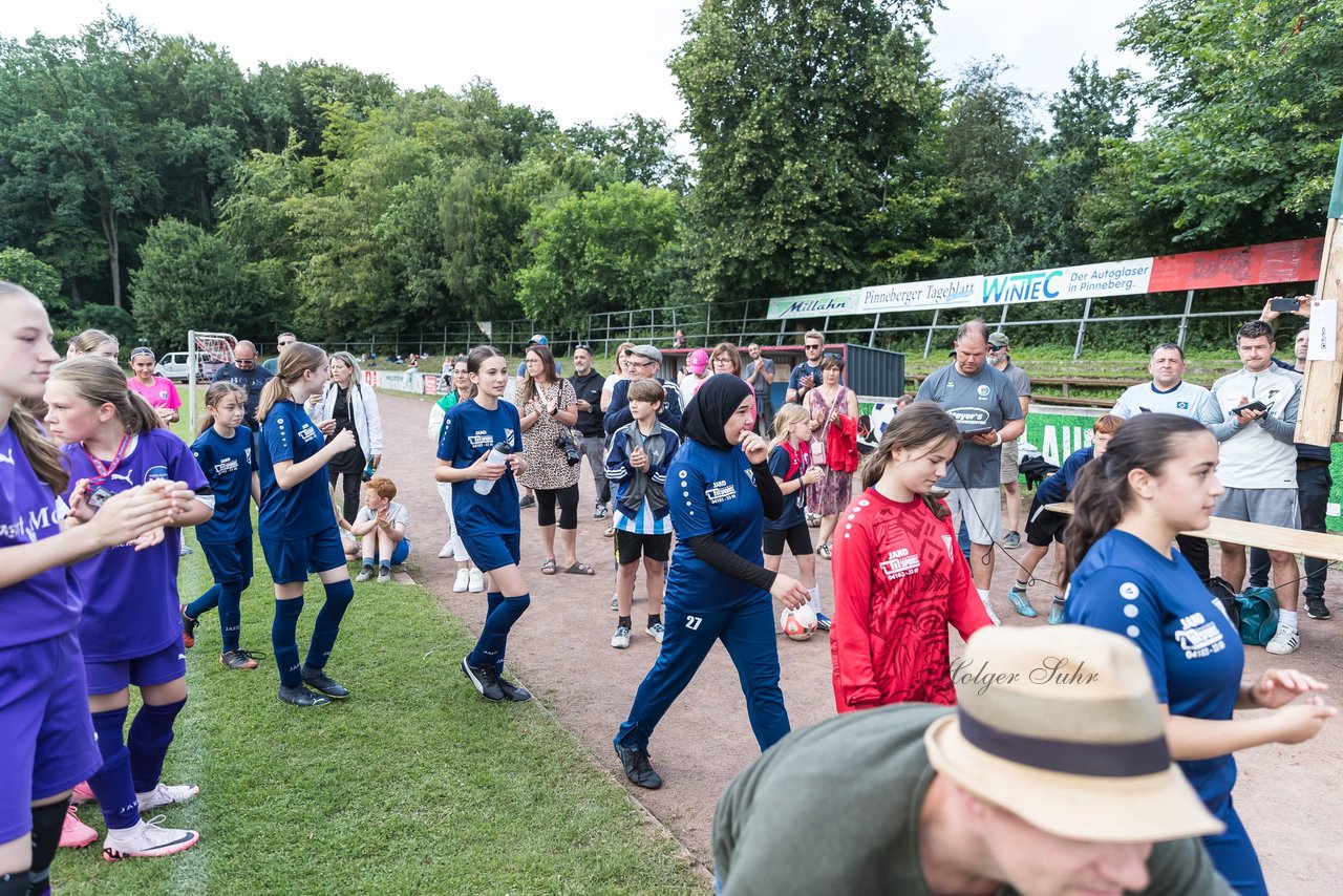 Bild 145 - Loewinnen Cup